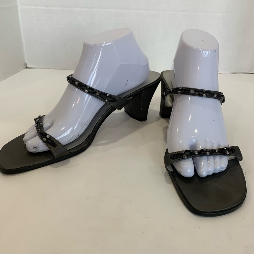 Ann Marino brand size 11 dark gray with bead accent slide sandals two straps